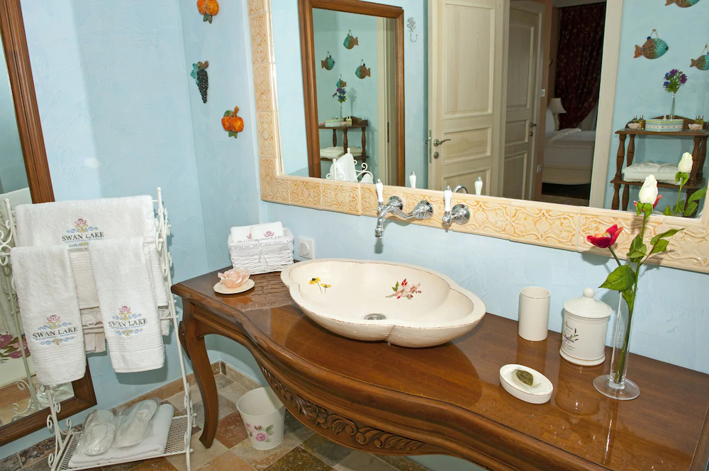 Swan Lake Boutique Hotel