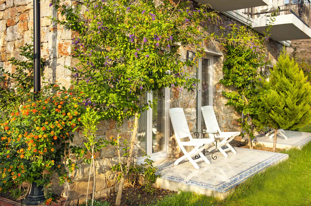 Swan Lake Boutique Hotel