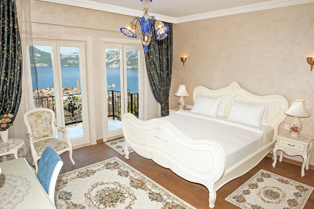 Swan Lake Boutique Hotel