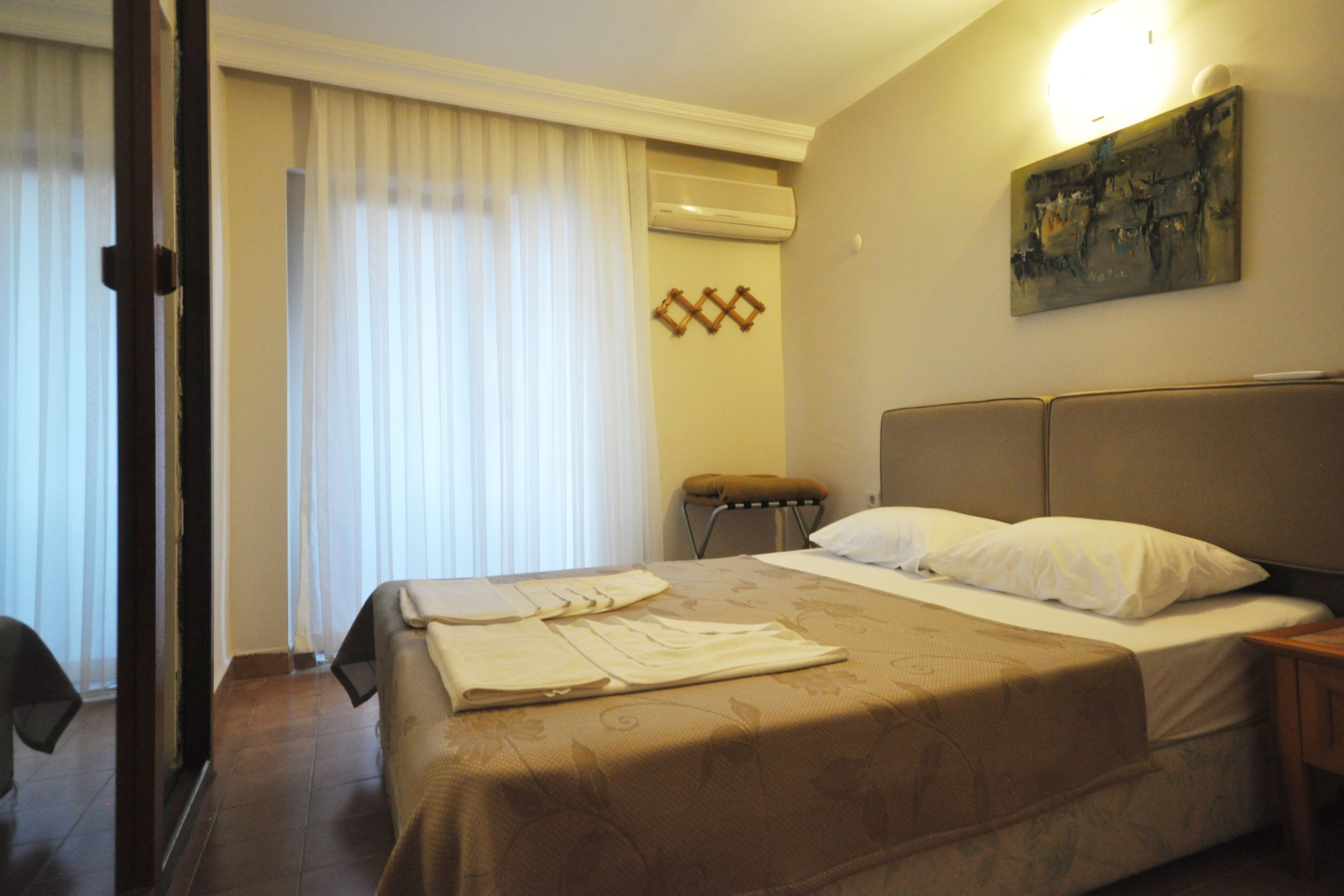 Ford Hotel