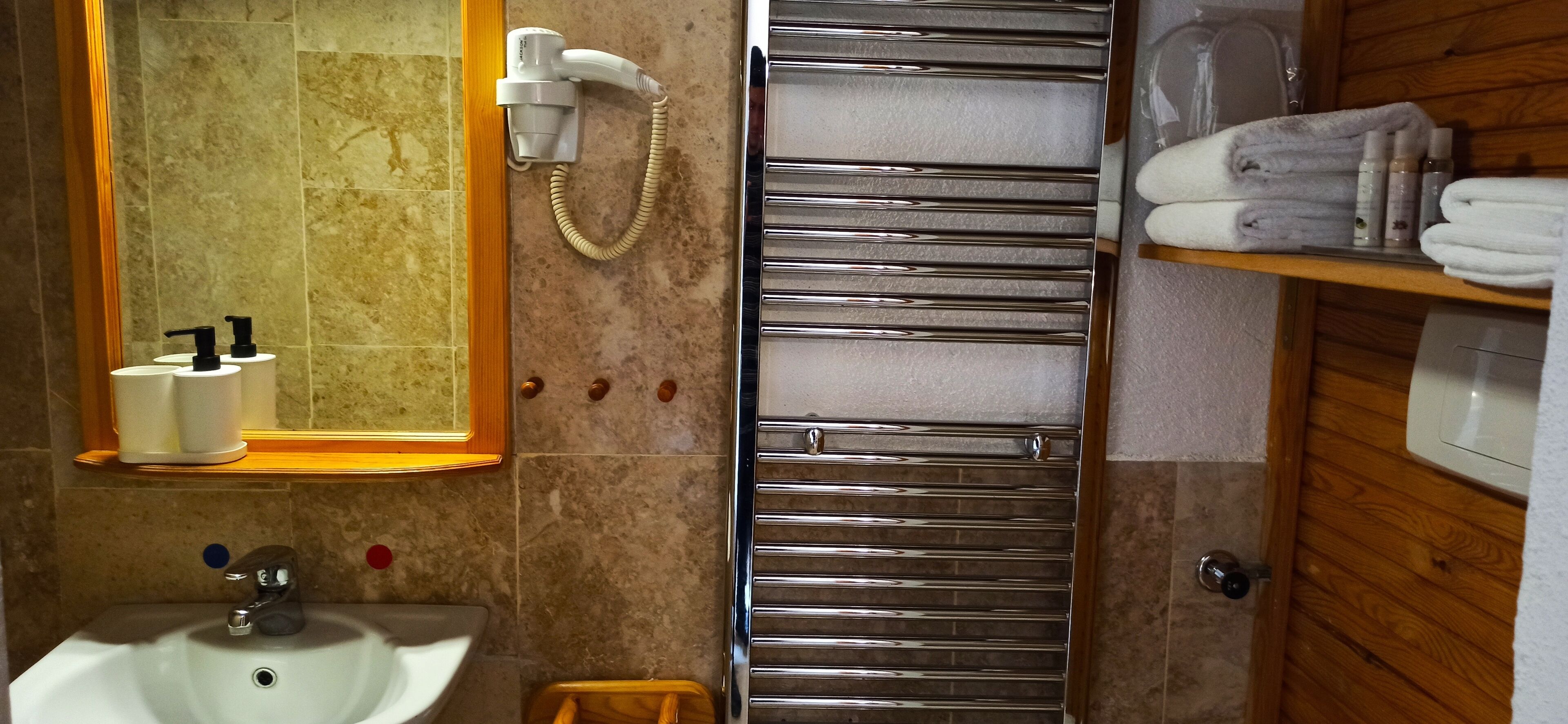 Swiss Eviniz Hotel