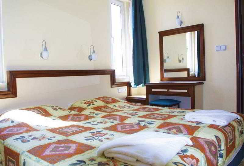 Azak Suit Apart Hotel