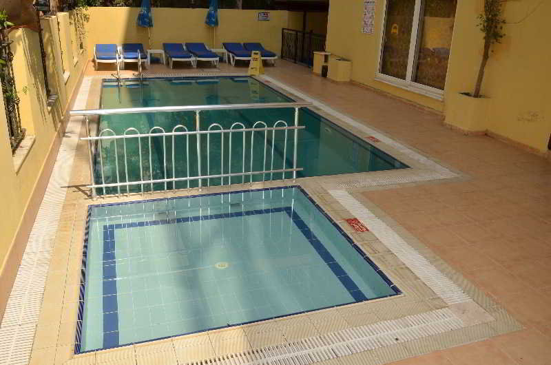 Azak Suit Apart Hotel