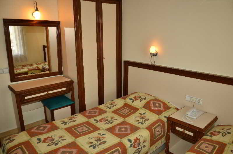 Azak Suit Apart Hotel