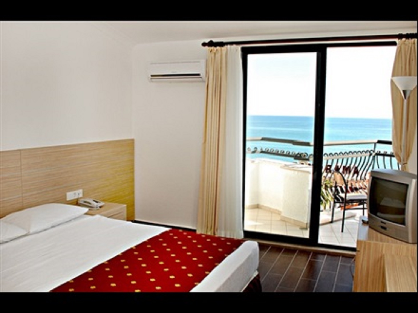 Boulevard Hotel