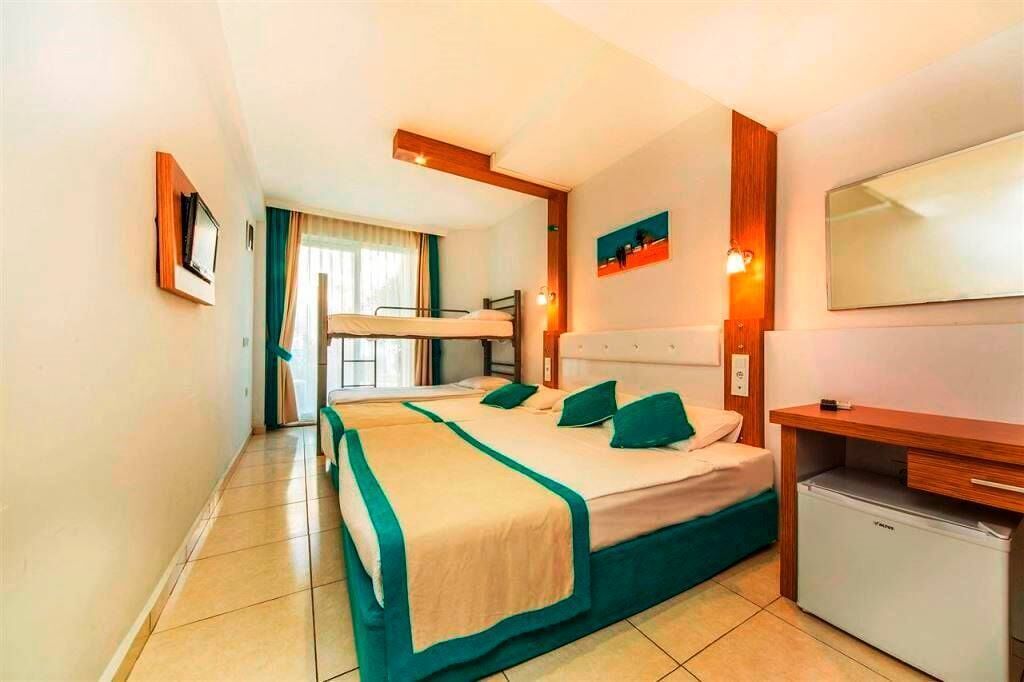 Catinsos Beach Garden Hotel