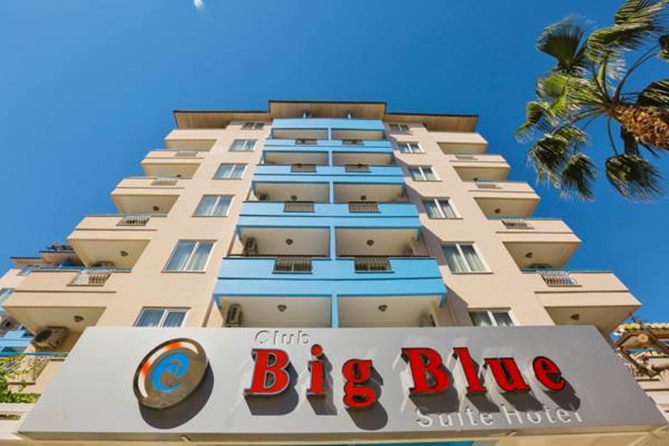 Club Big Blue Suite Hotel