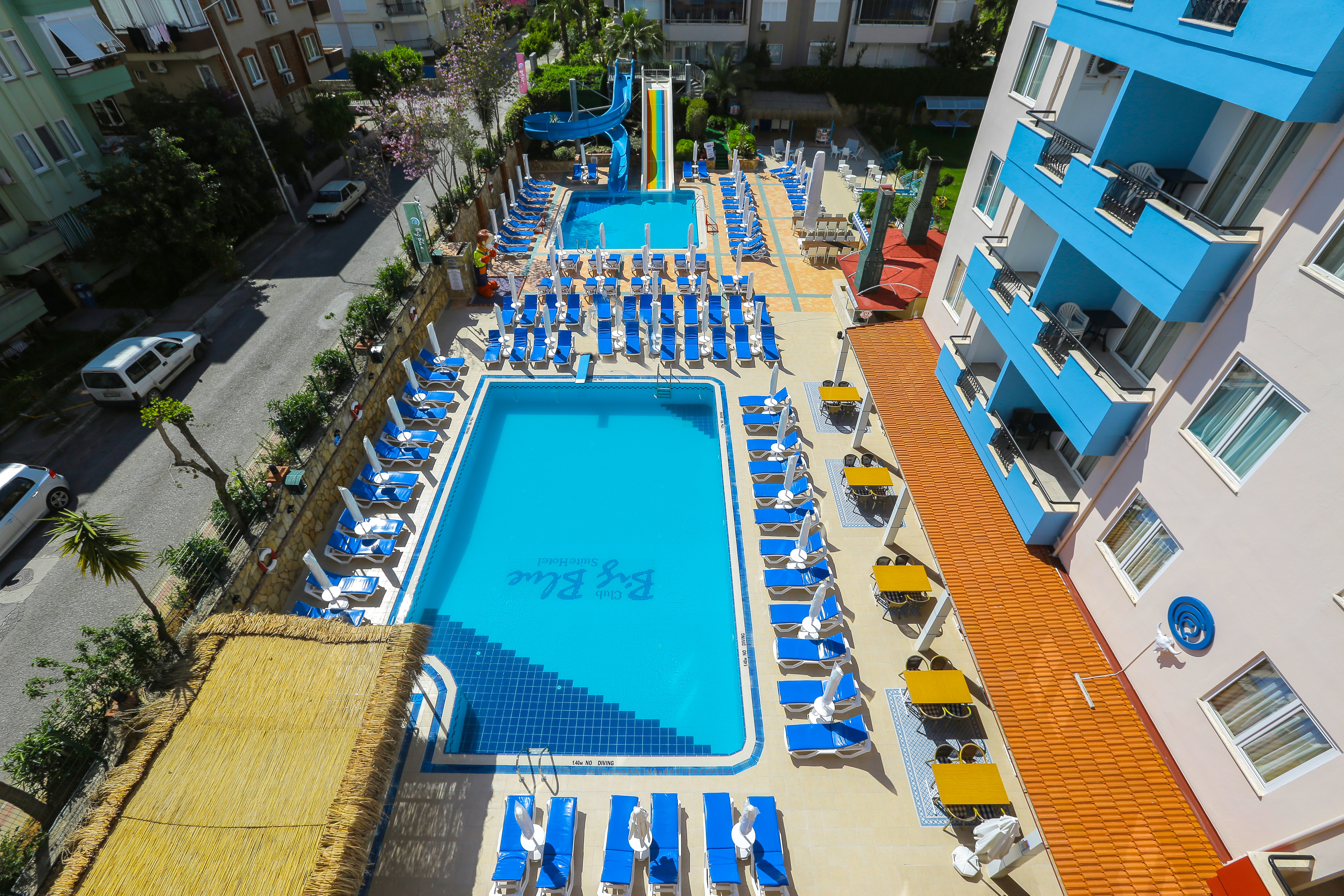 Club Big Blue Suite Hotel
