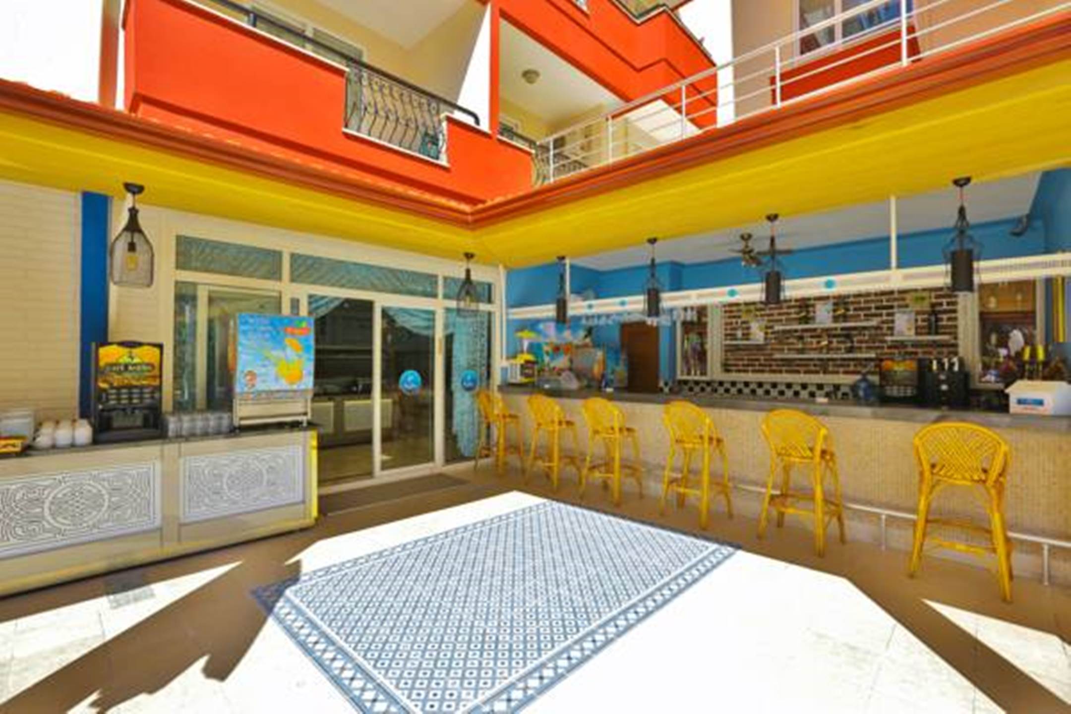 Club Big Blue Suite Hotel