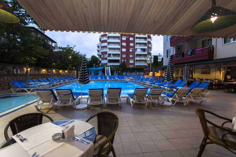 Club Big Blue Suite Hotel