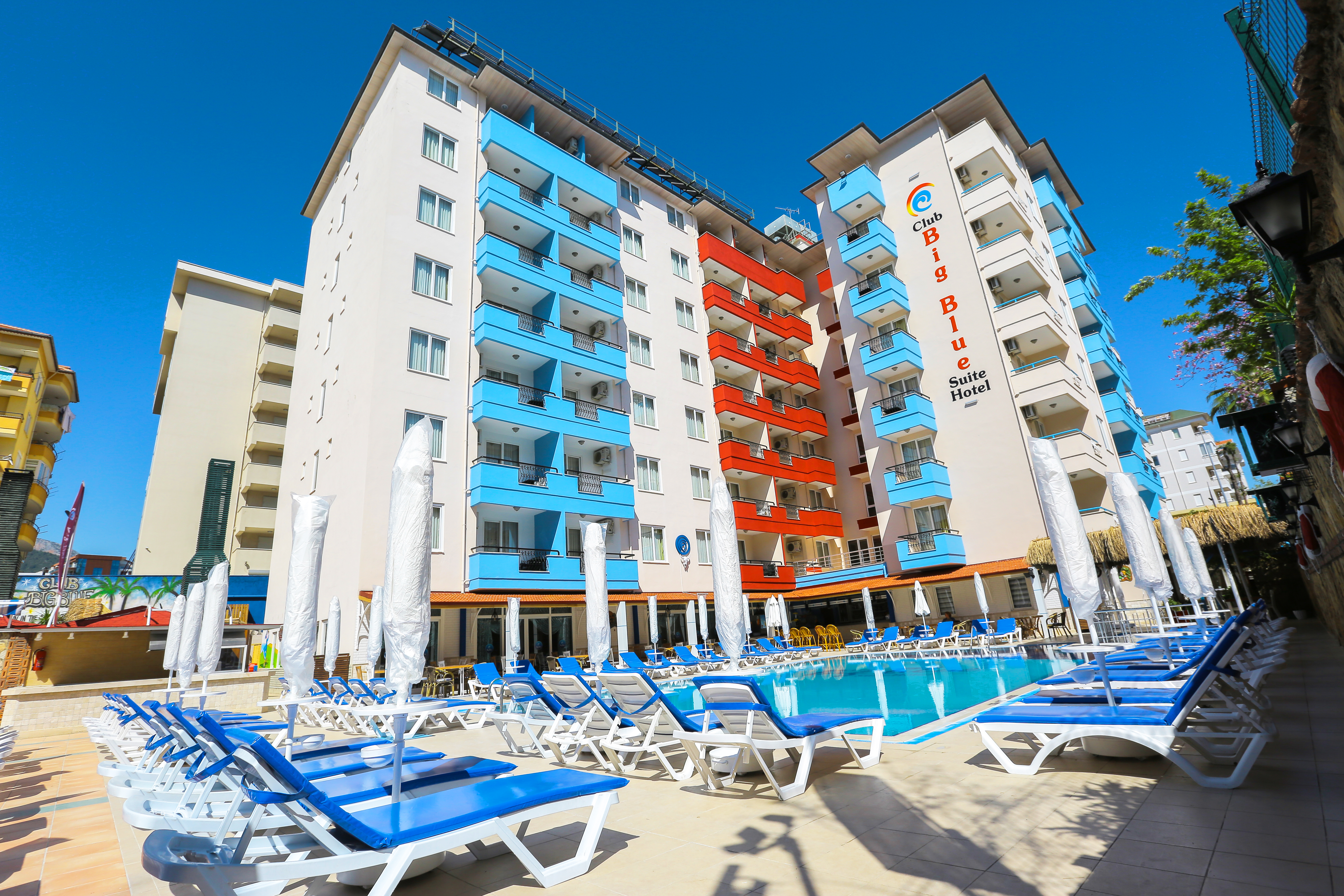 Club Big Blue Suite Hotel
