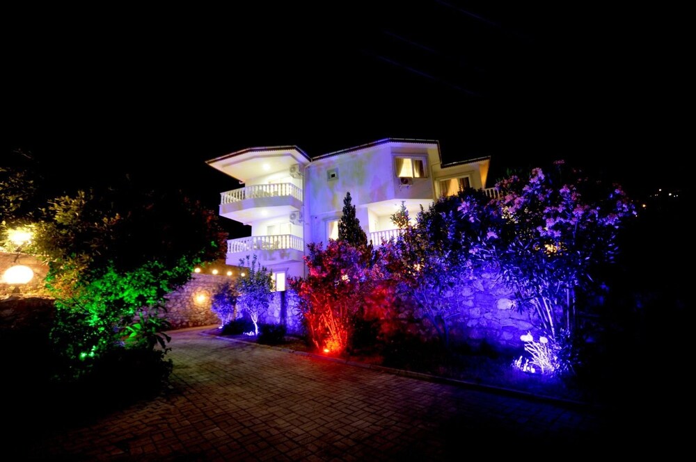 Emre Residence