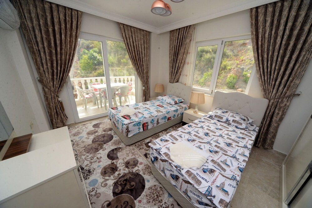 Emre Residence