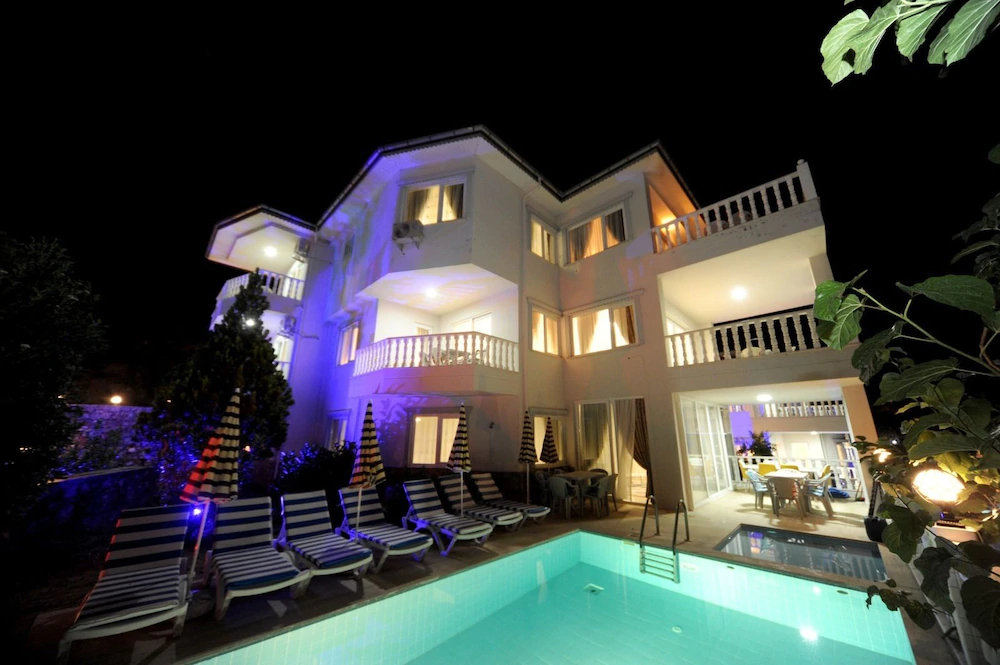 Emre Residence