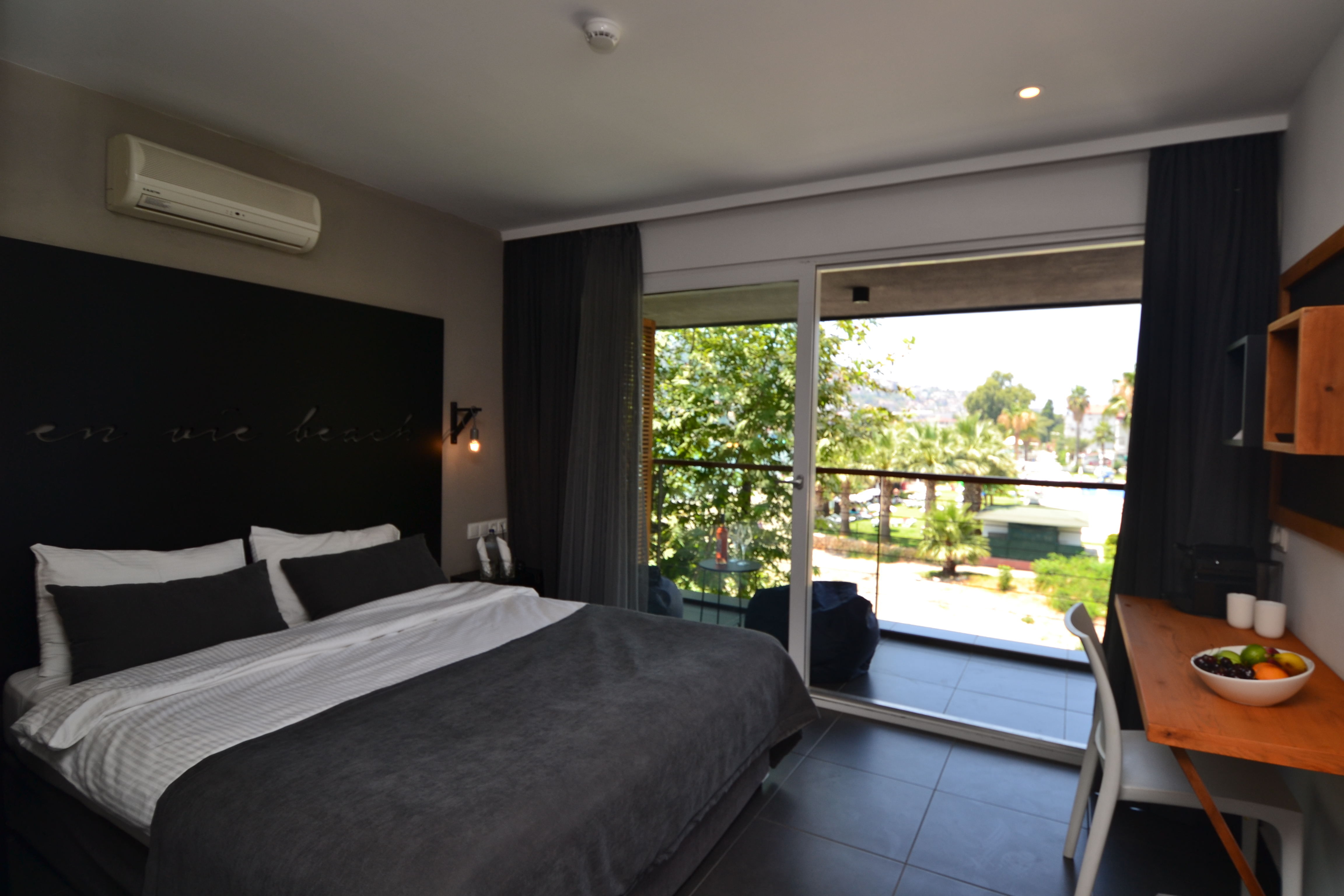 En Vie Beach Boutique Hotel
