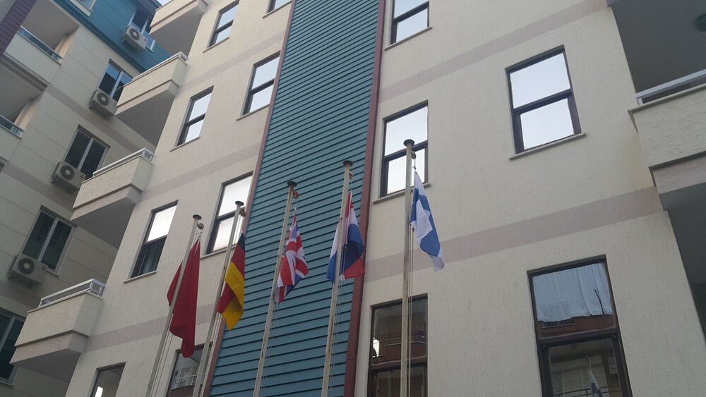 Hotel Midi 2