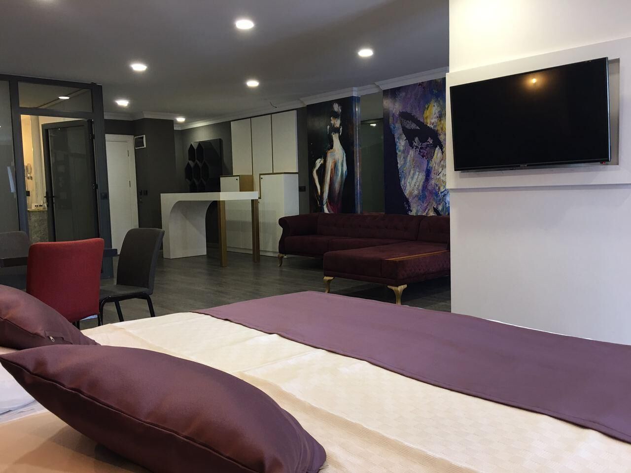 Karikatur Bi Hotel