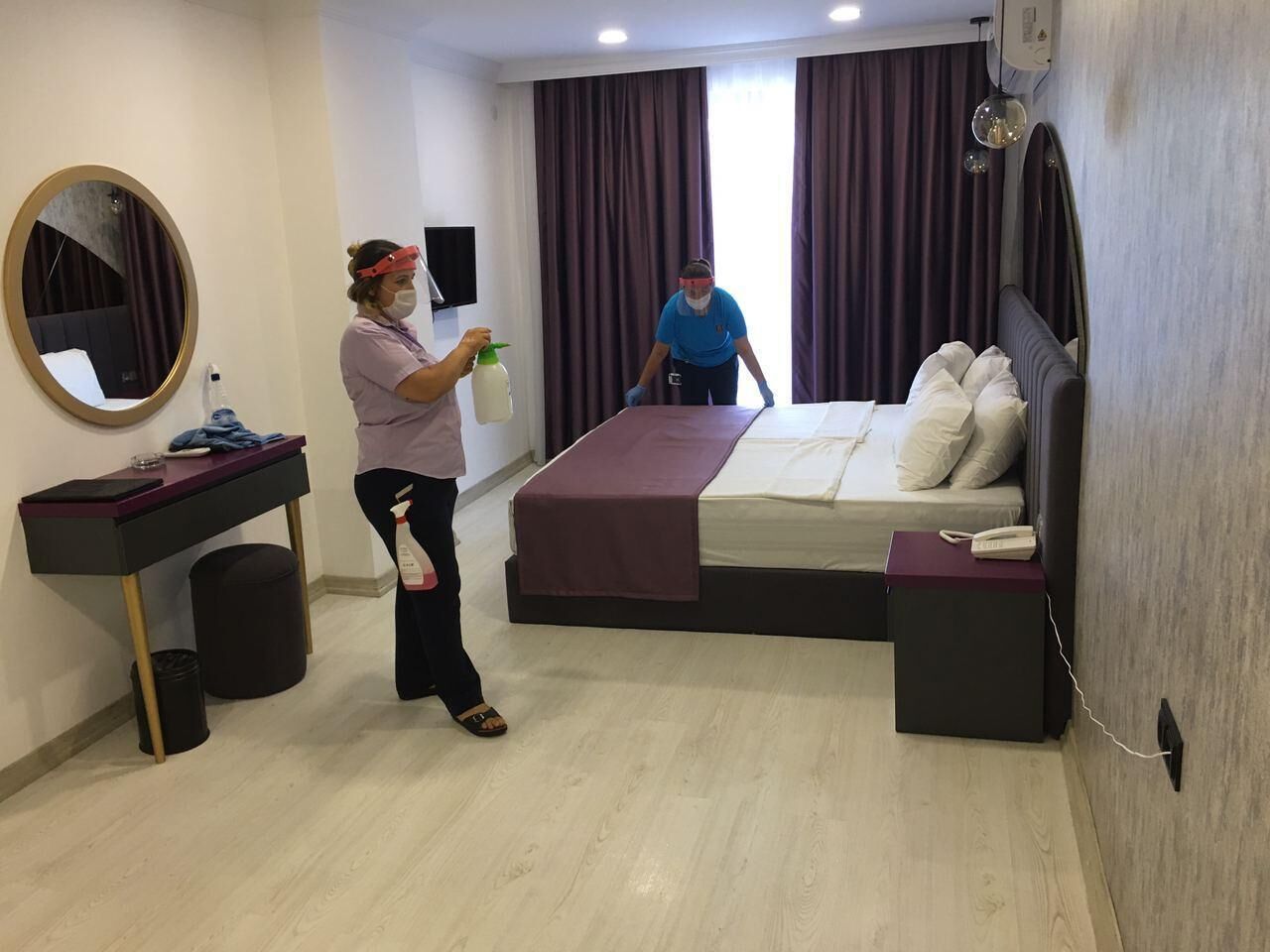 Karikatur Bi Hotel