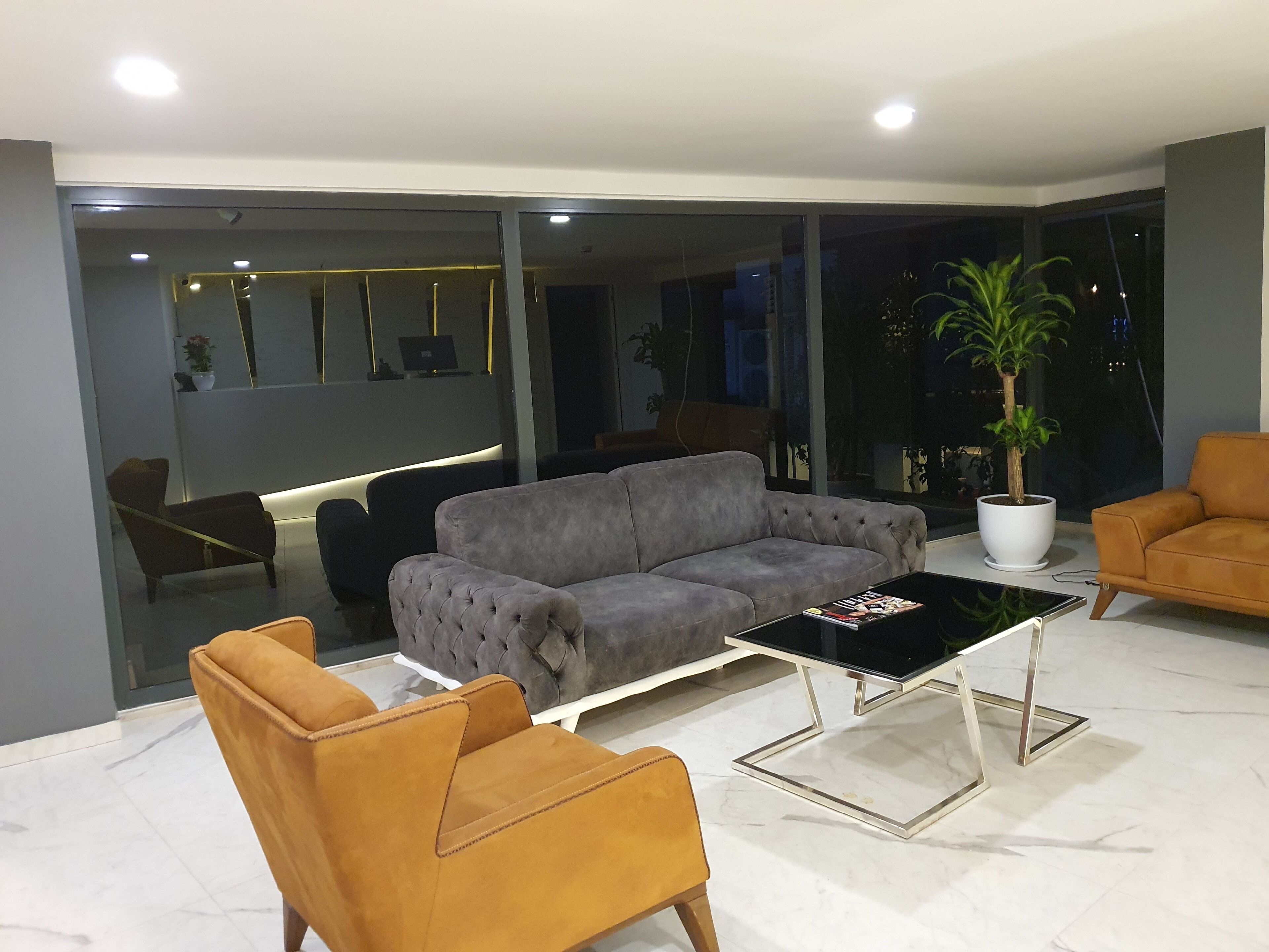 Karikatur Bi Hotel