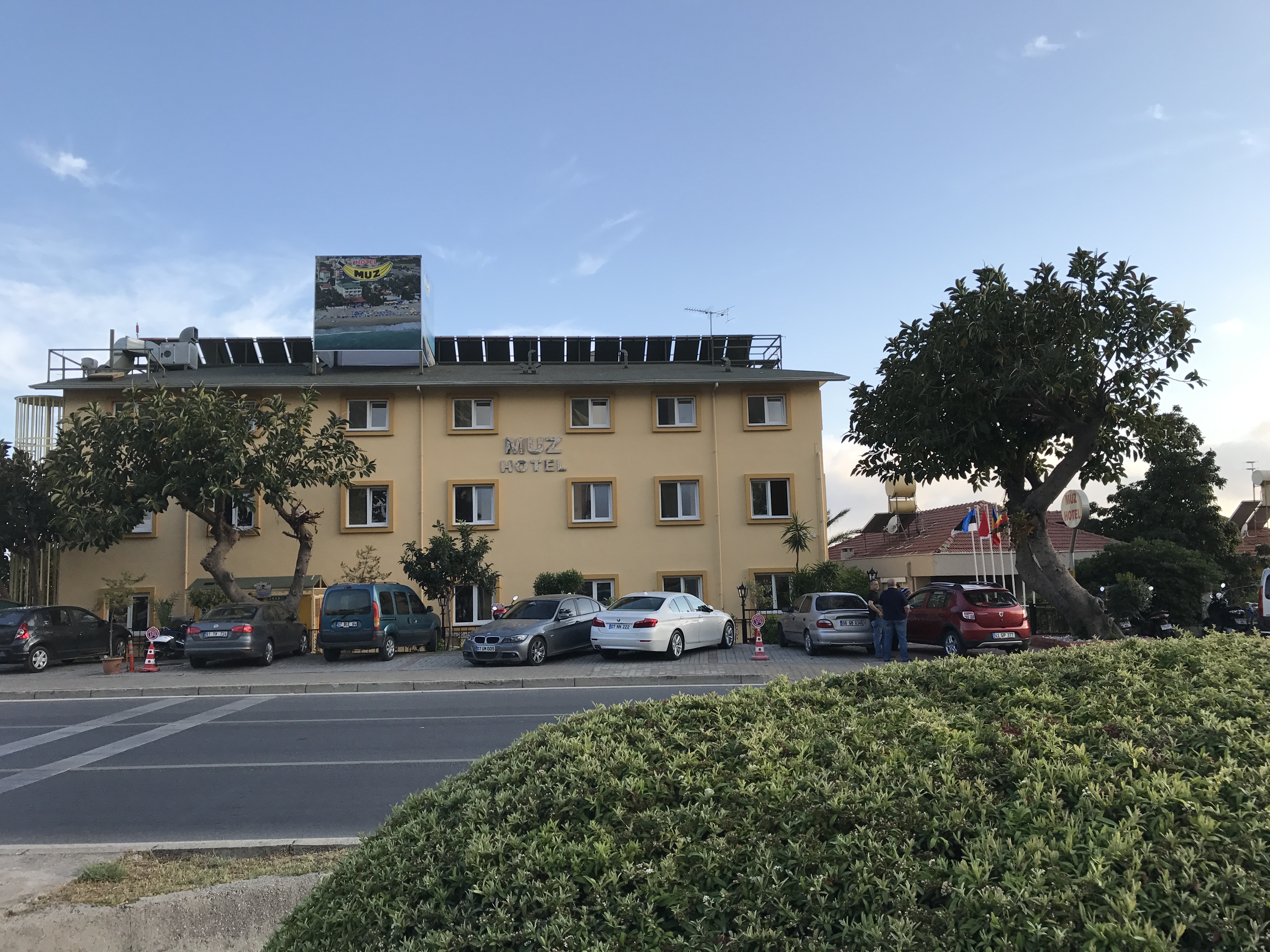 Muz Hotel