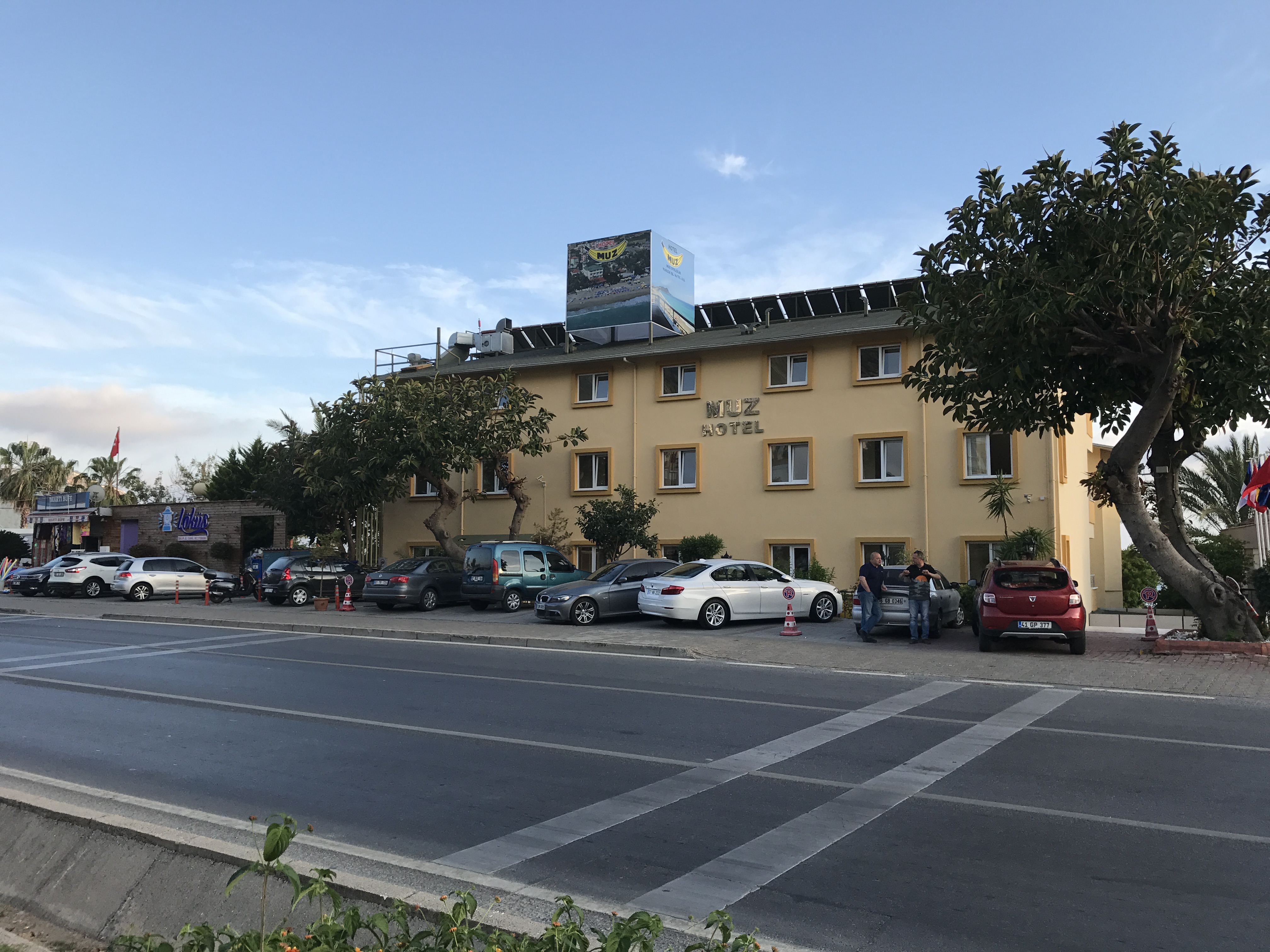 Muz Hotel