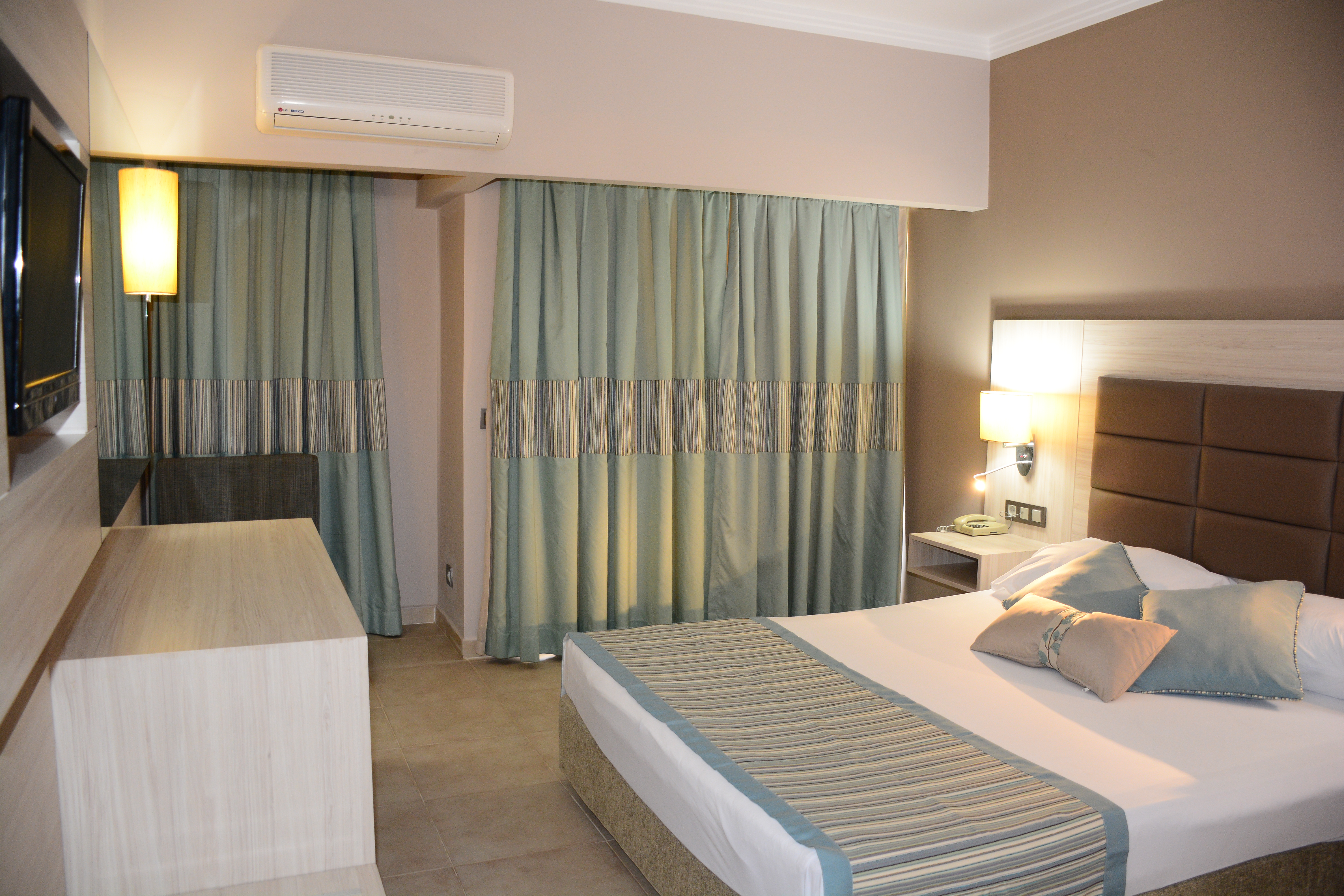 Palmeras Beach Hotel