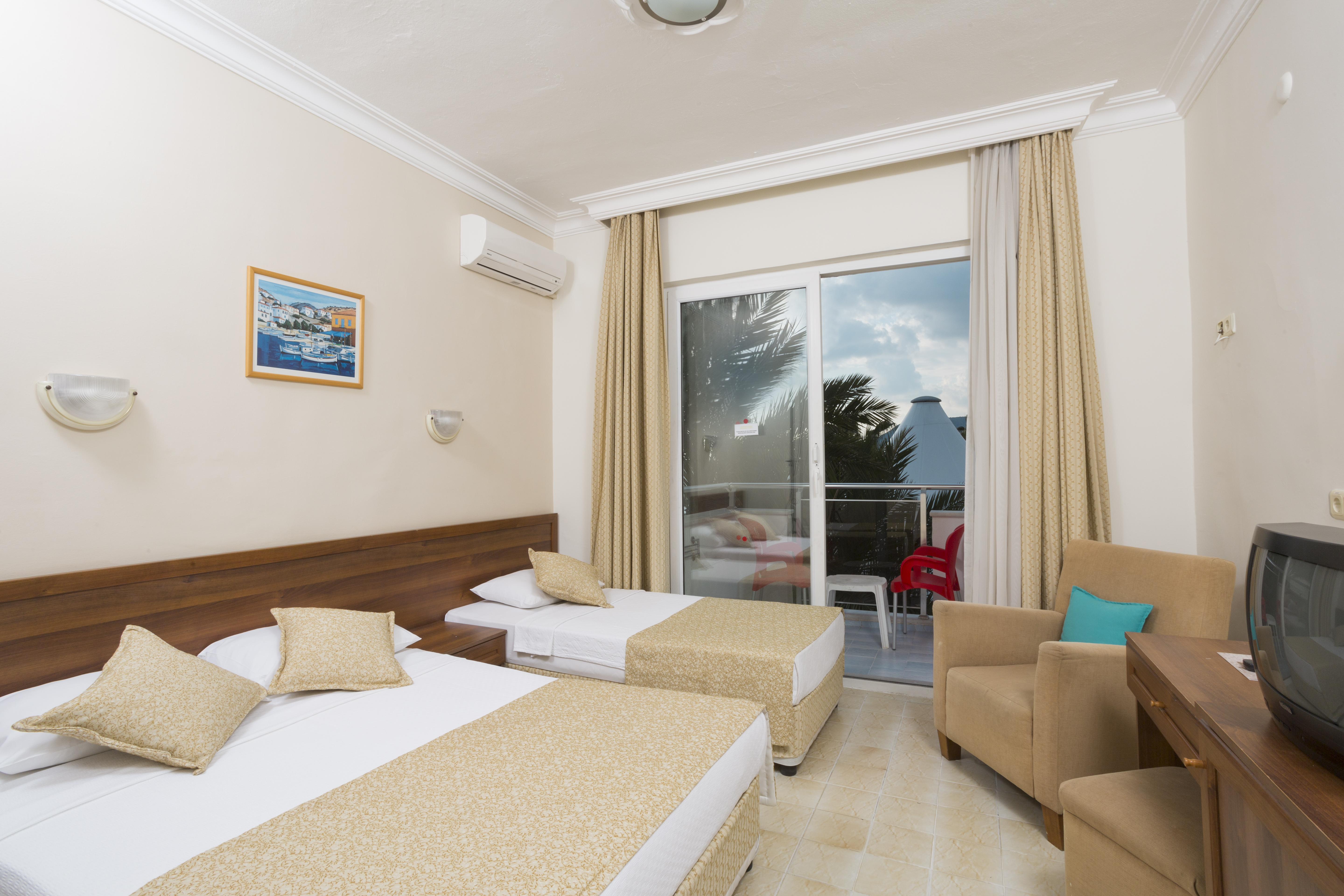 Royalisa Palmiye Beach Hotel