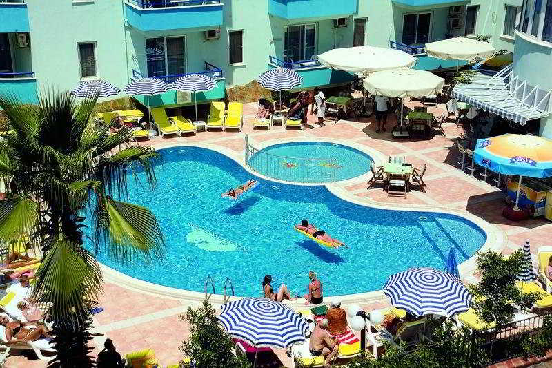 Mesut Hotel Family