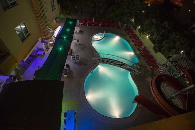 Rose Garden Apart Hotel
