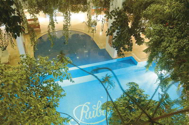 Rubi Hotel