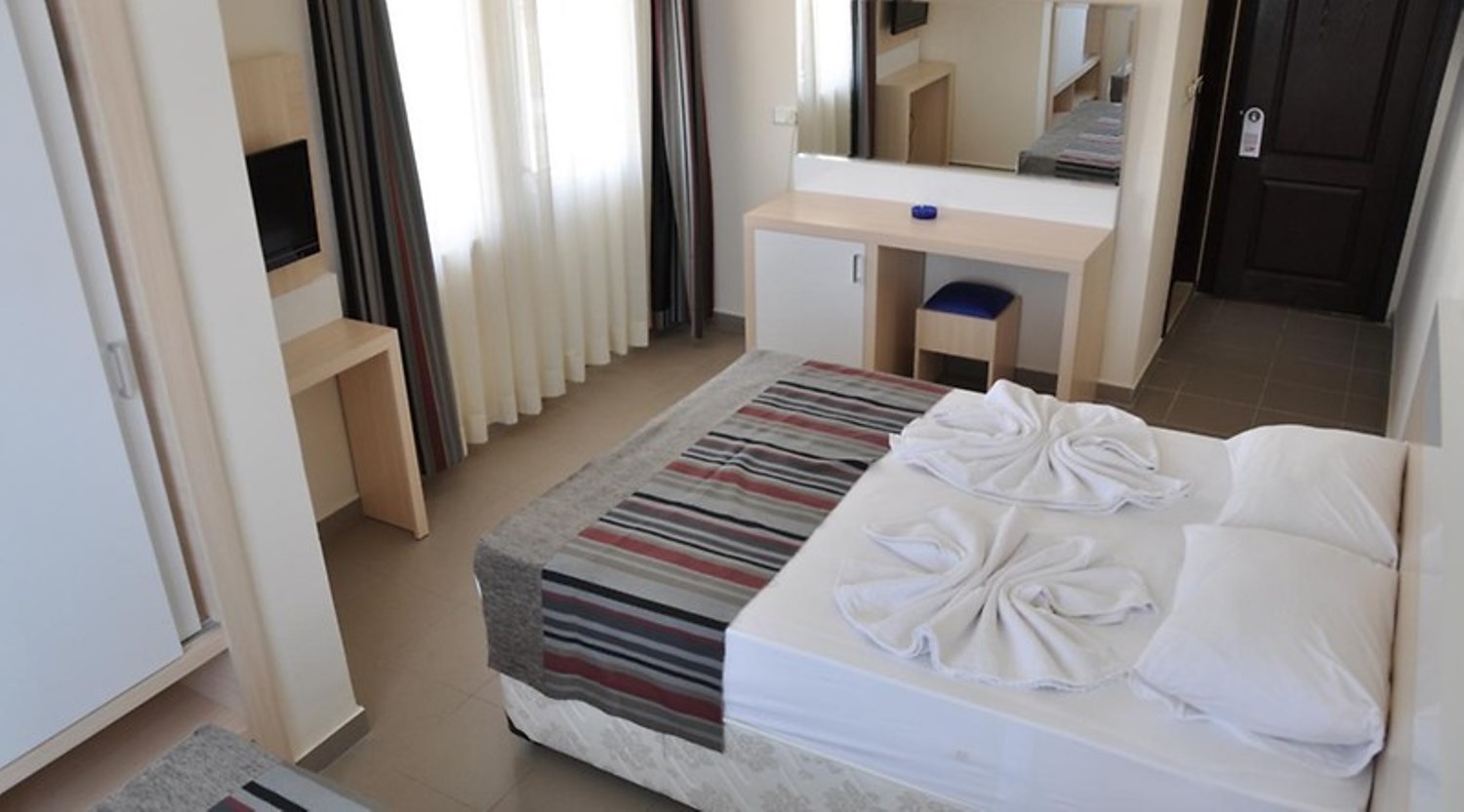 Clover Magic Park Beach Hotel