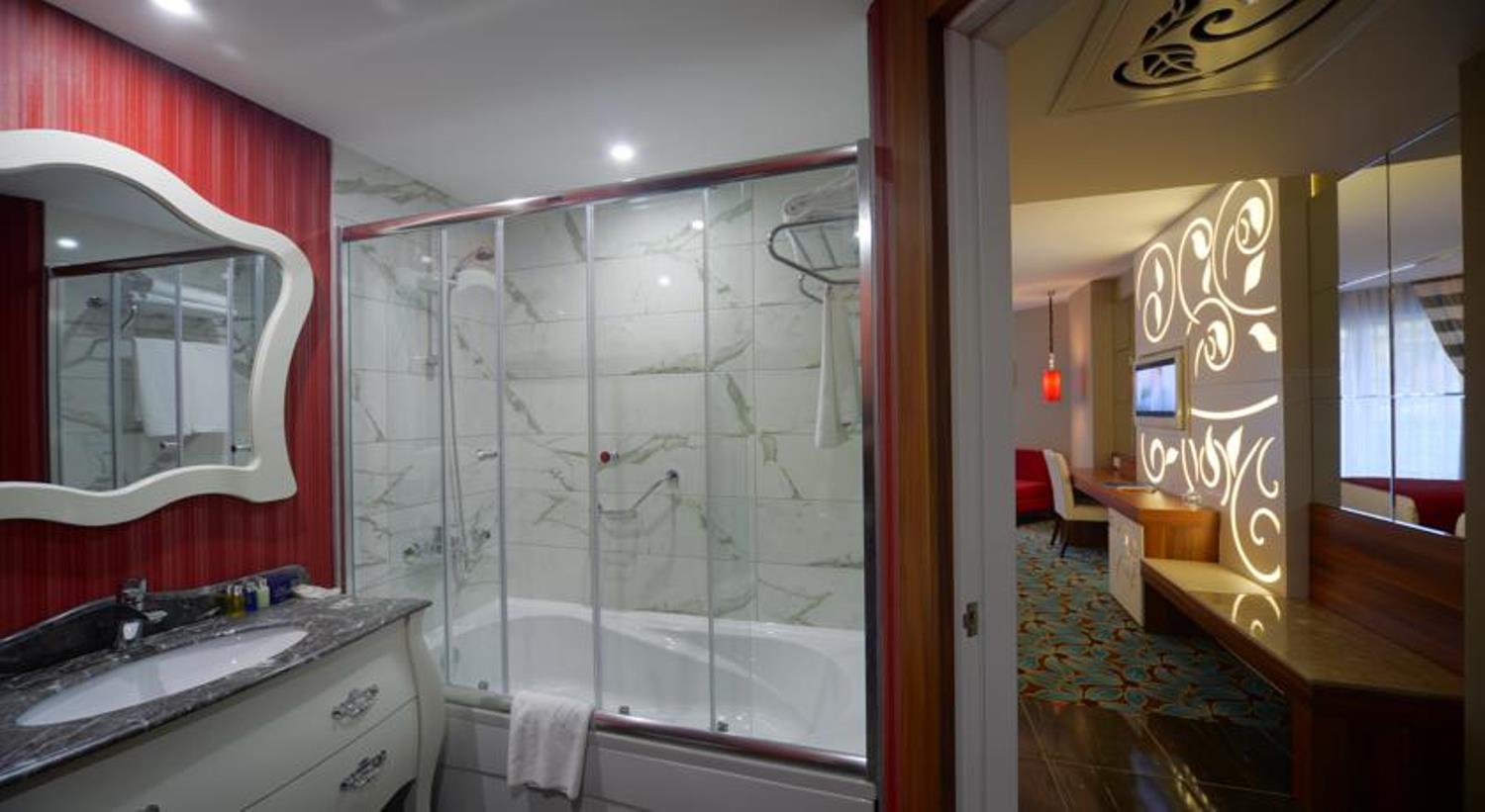 Vikingen Infinity Resort & Spa