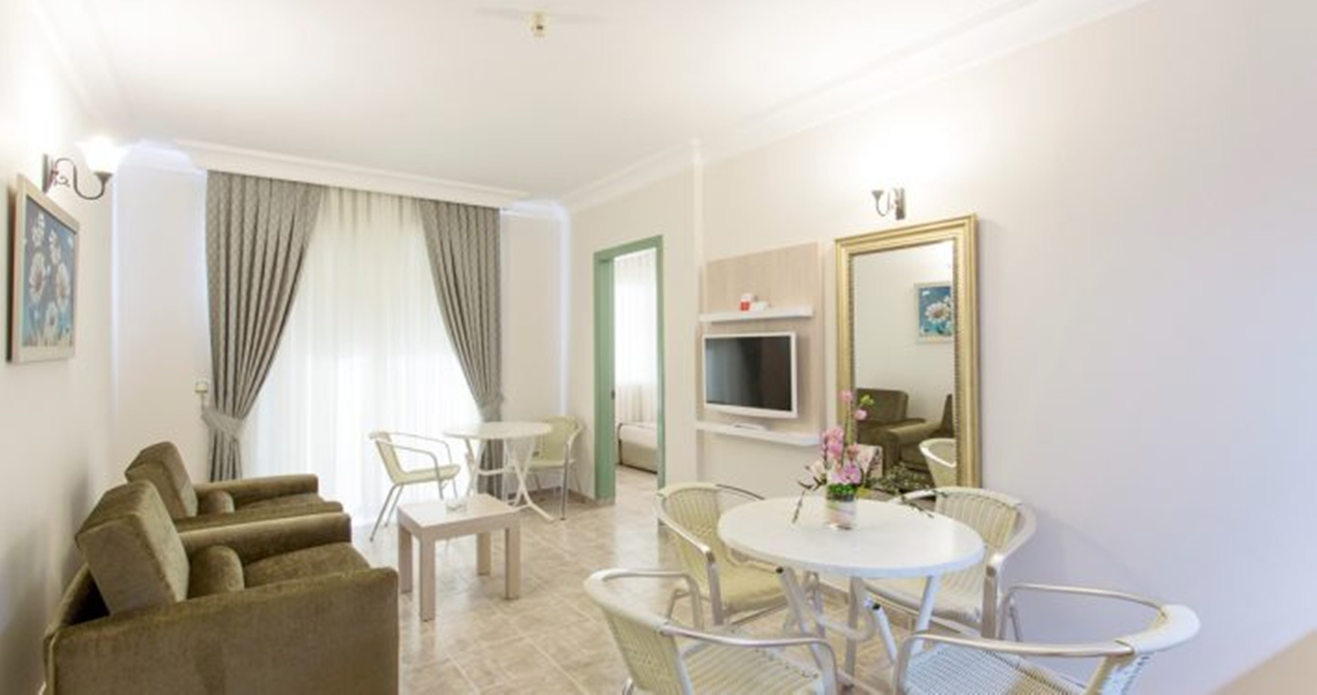 Villa Sunflower Hotel