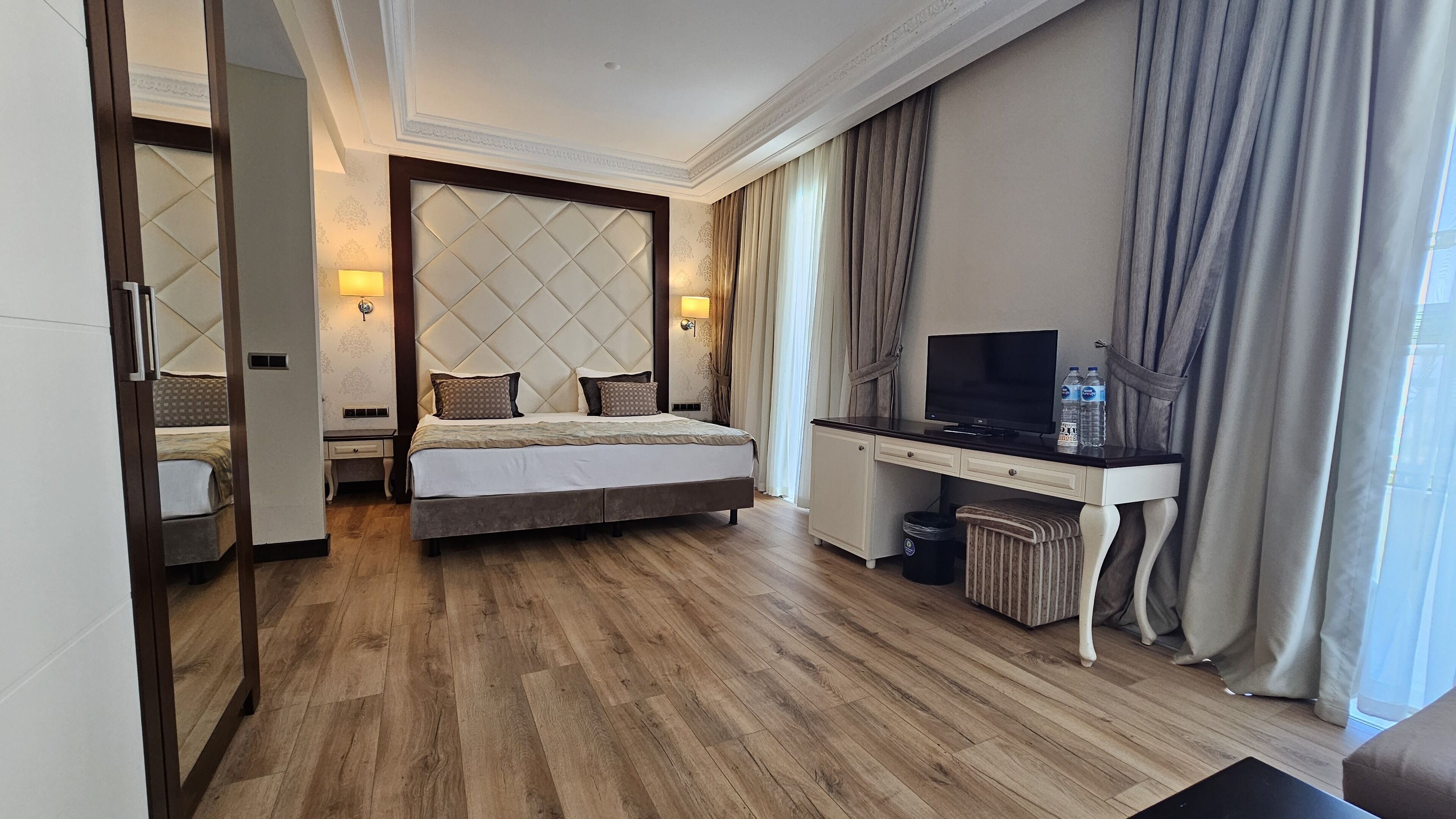 Gold City Hotel