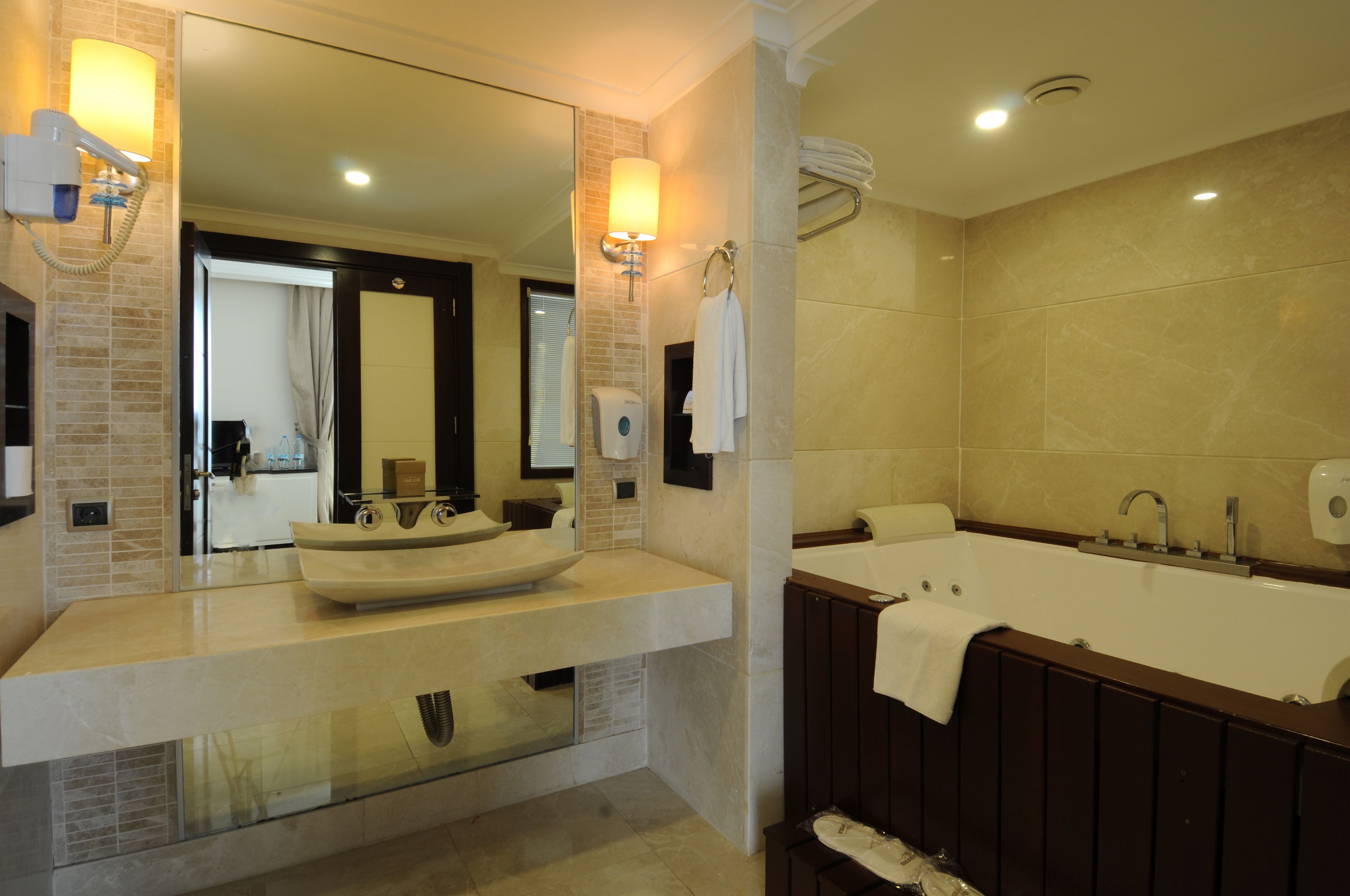 Gold City Hotel