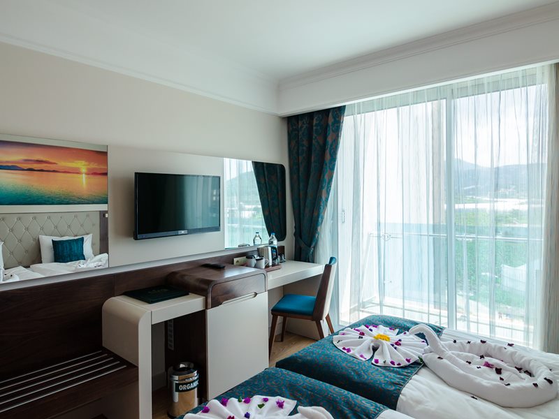 The Lumos Deluxe Resort Hotel & Spa