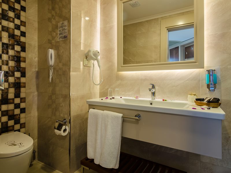 The Lumos Deluxe Resort Hotel & Spa