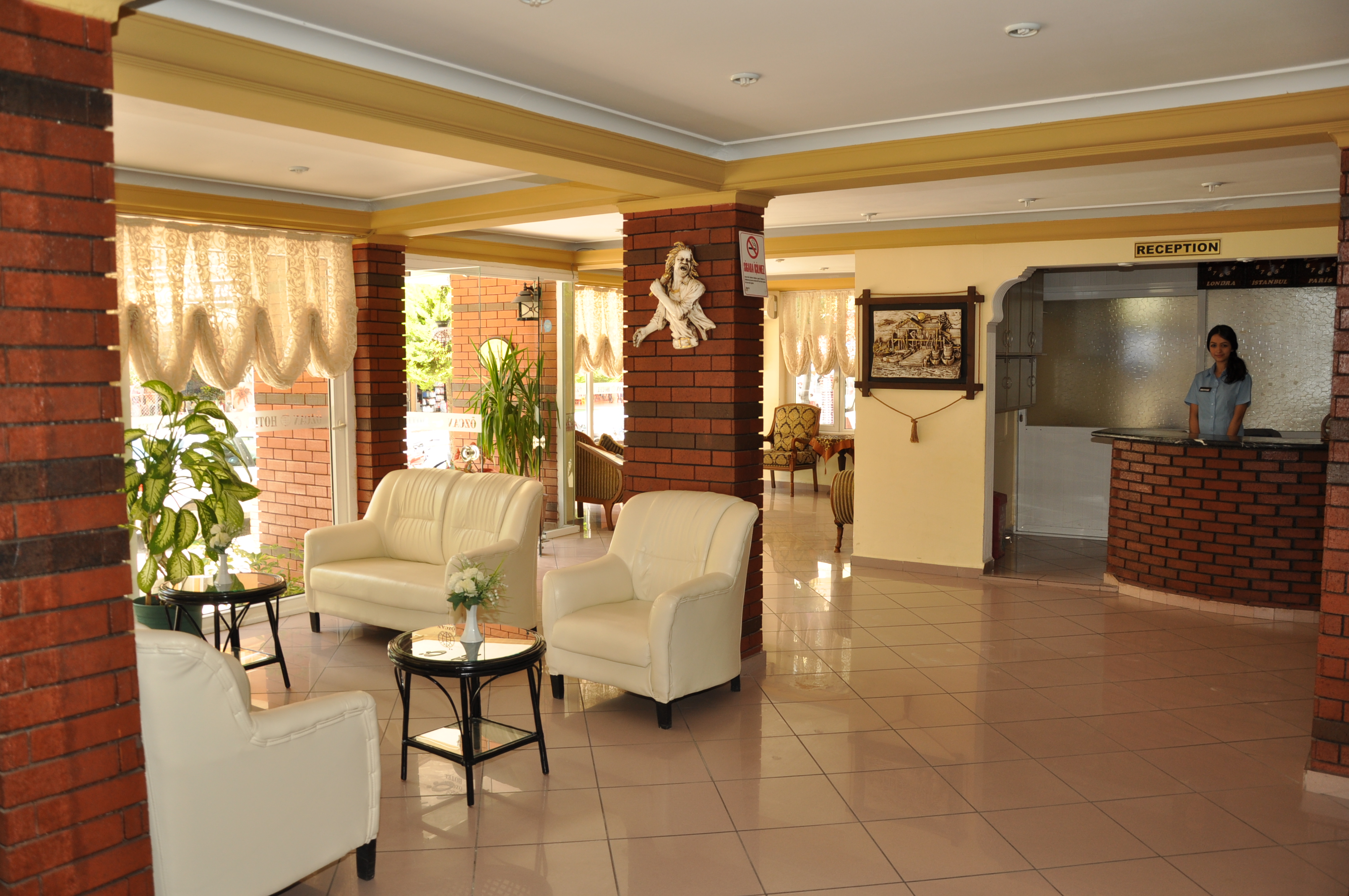 Miss Cleopatra Hotel