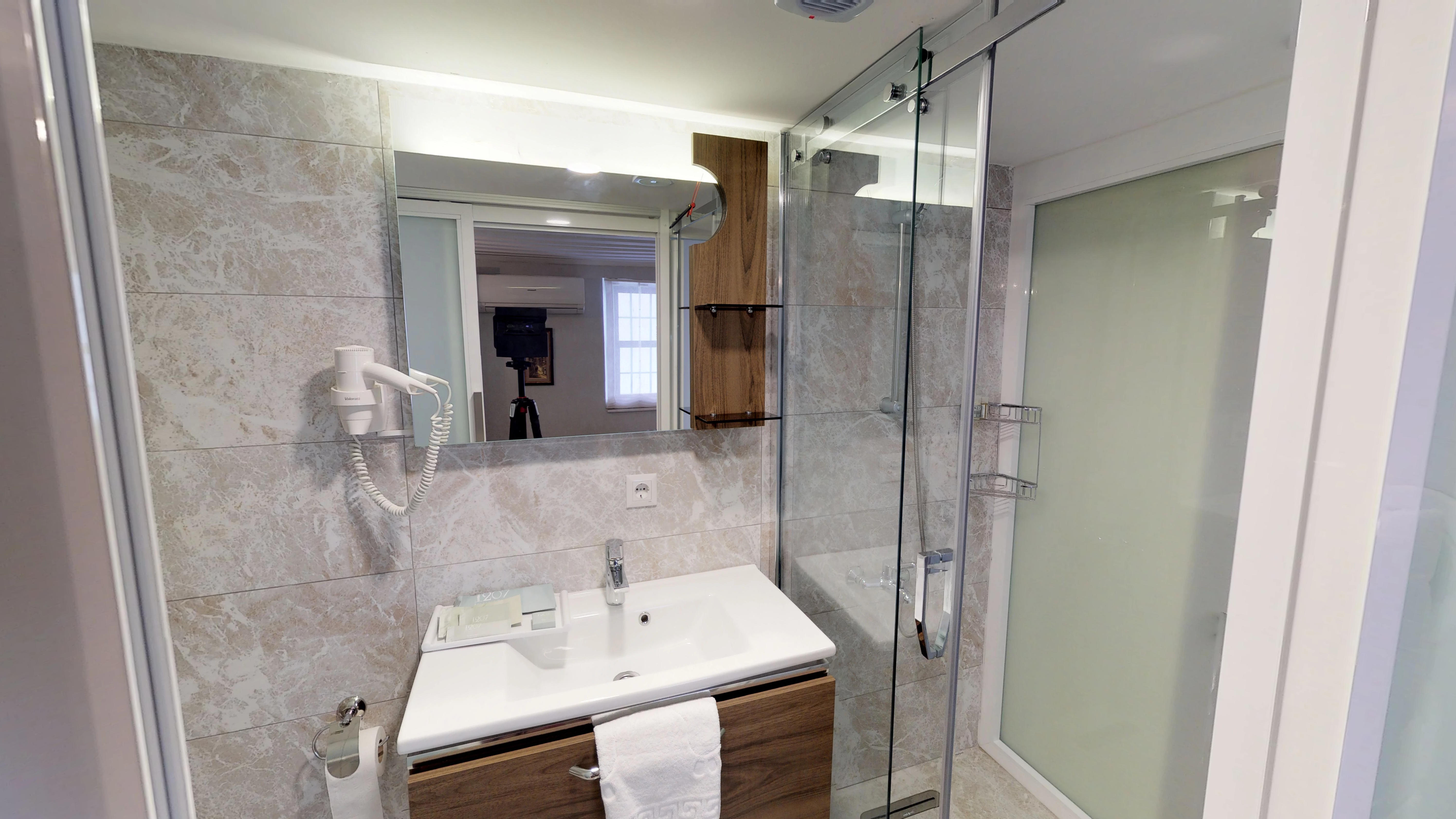Hotel 1207 Special Class