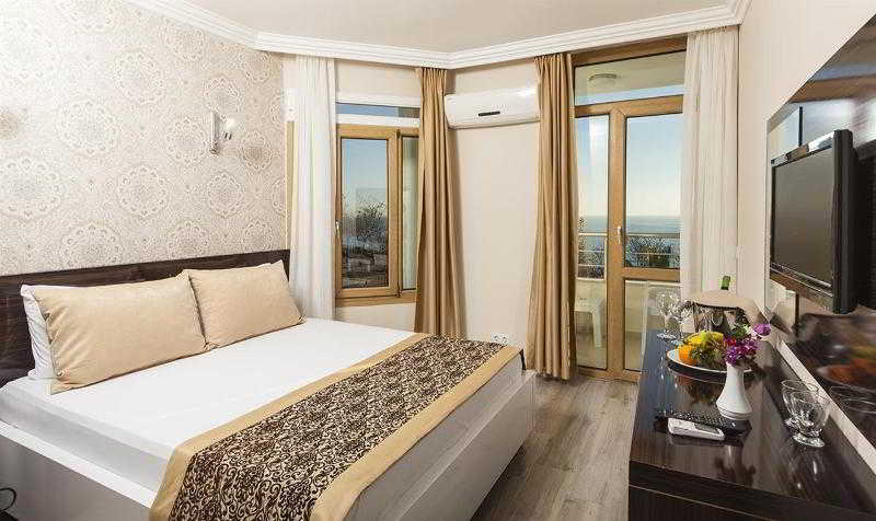 Golda Hotel