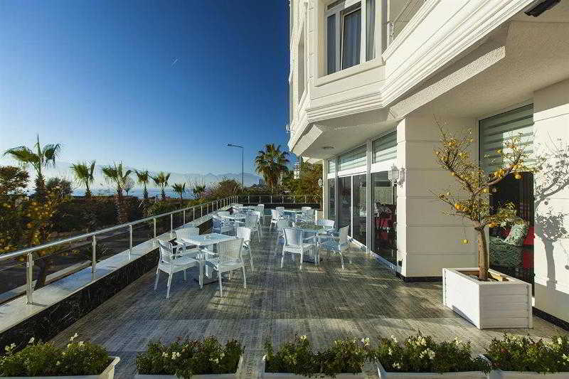 Golda Hotel