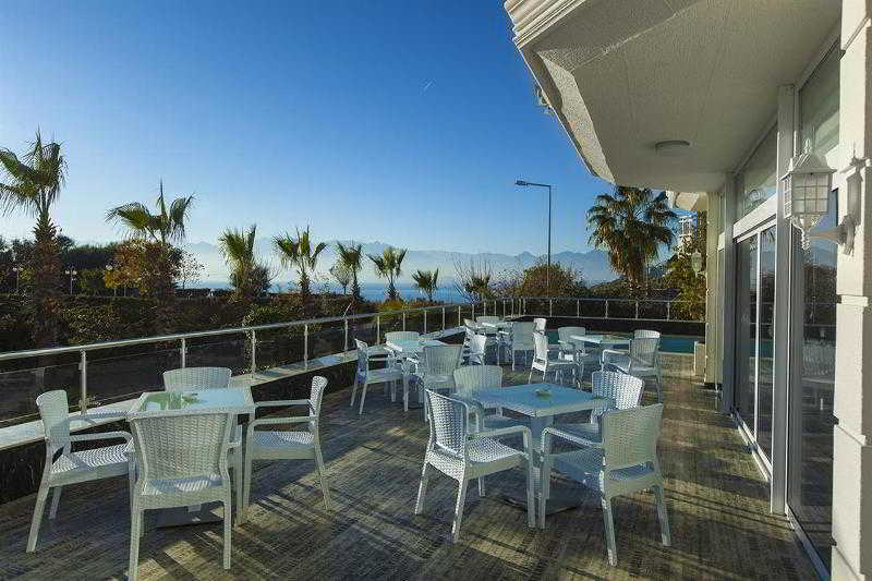 Golda Hotel