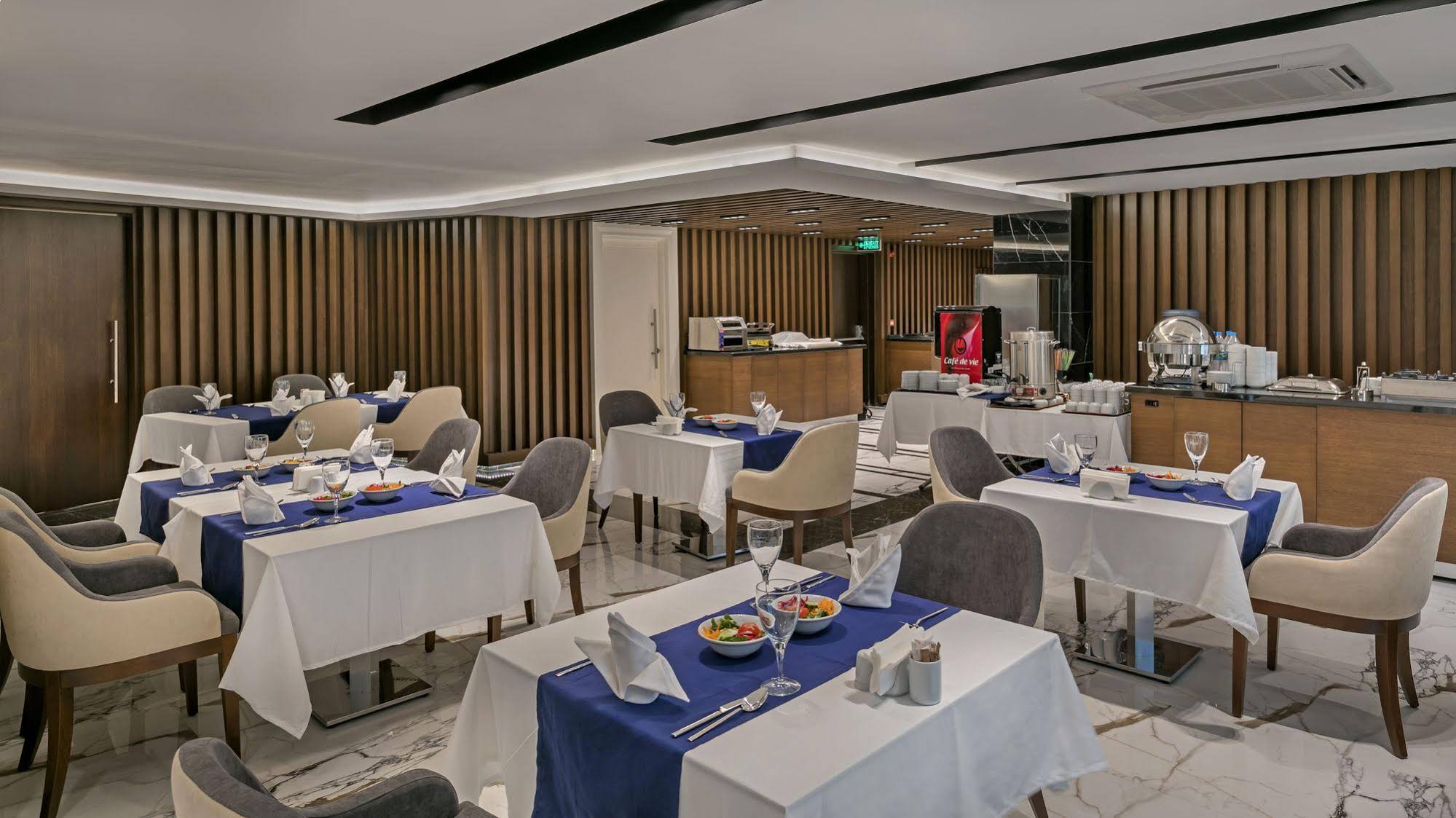 B Business Hotel & Spa