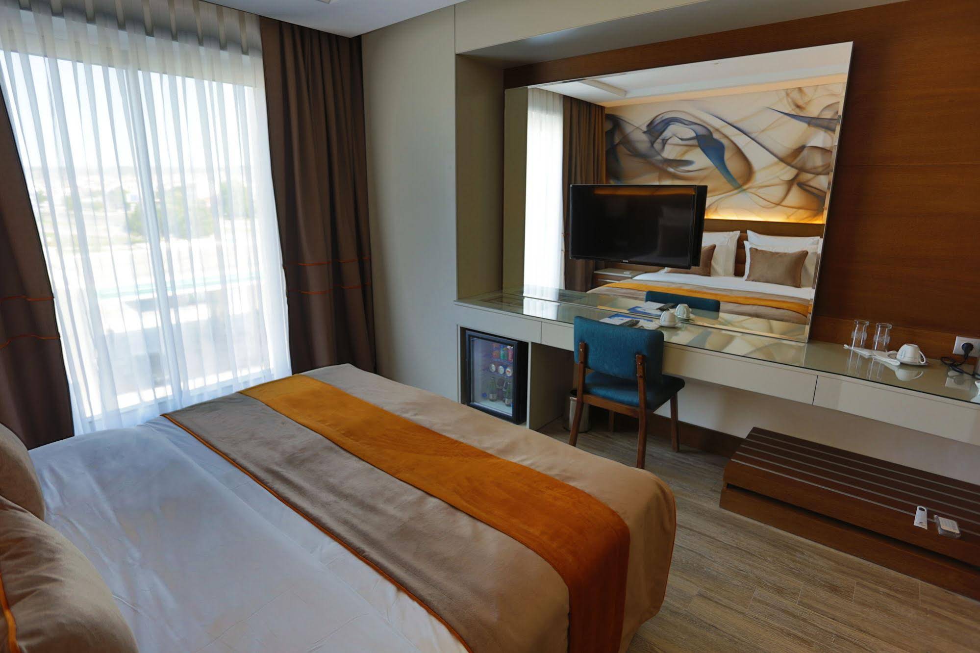 B Business Hotel & Spa