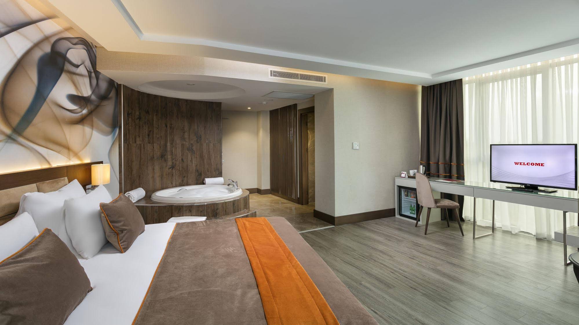 B Business Hotel & Spa