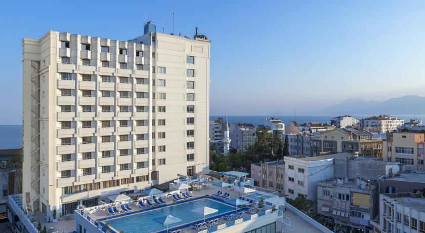 Best Western Plus Khan Hotel