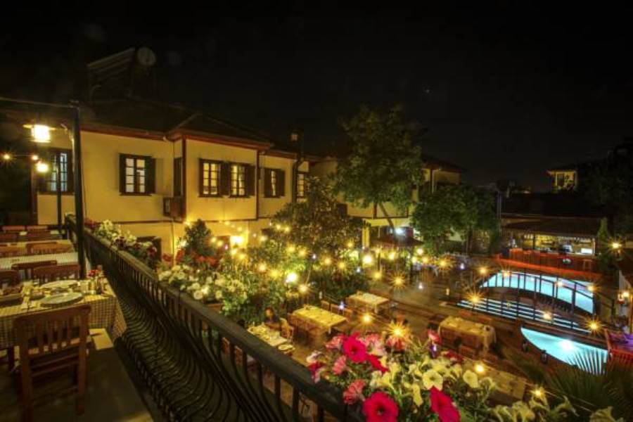 Castle Old Town Hotel