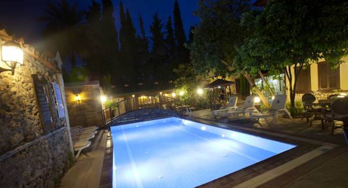 Castle Old Town Hotel