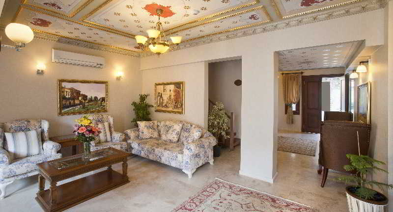 Castle Old Town Hotel