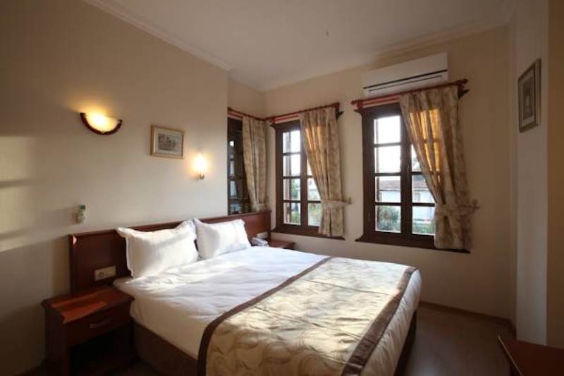 Castle Old Town Hotel